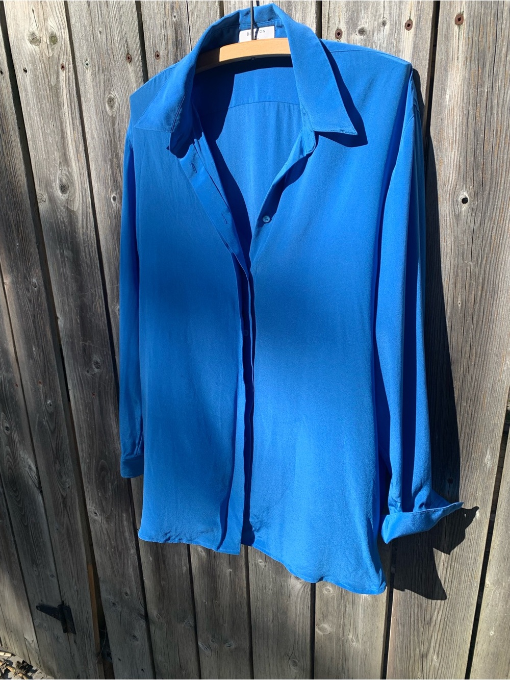 100% Silk Aritzia Bright Blue Button-Up Shirt Blouse Size M
